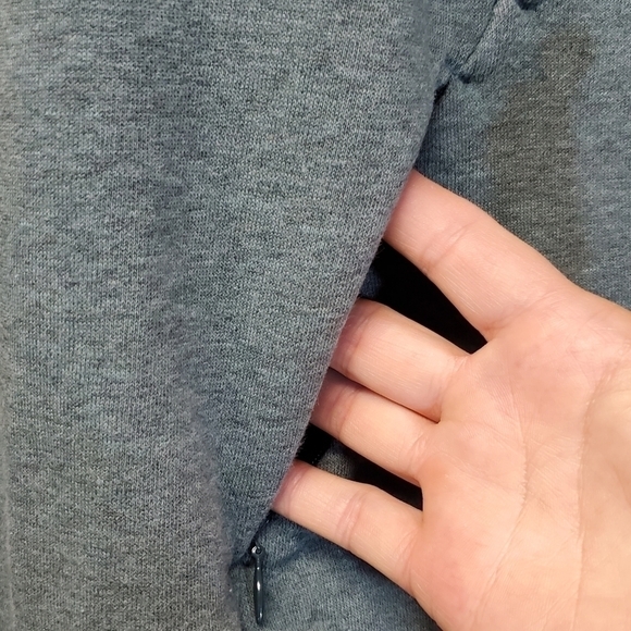 Lululemon Athletica Cut-Out Back Sweatshirt - Picture 8 of 9